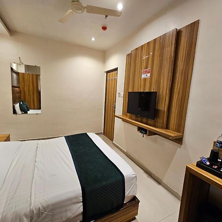 Hotel Bkc Garden - Near Us Embassy Bkc מומביי מראה חיצוני תמונה