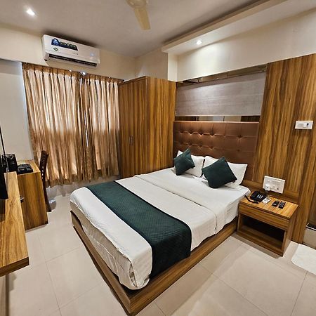 Hotel Bkc Garden - Near Us Embassy Bkc מומביי מראה חיצוני תמונה
