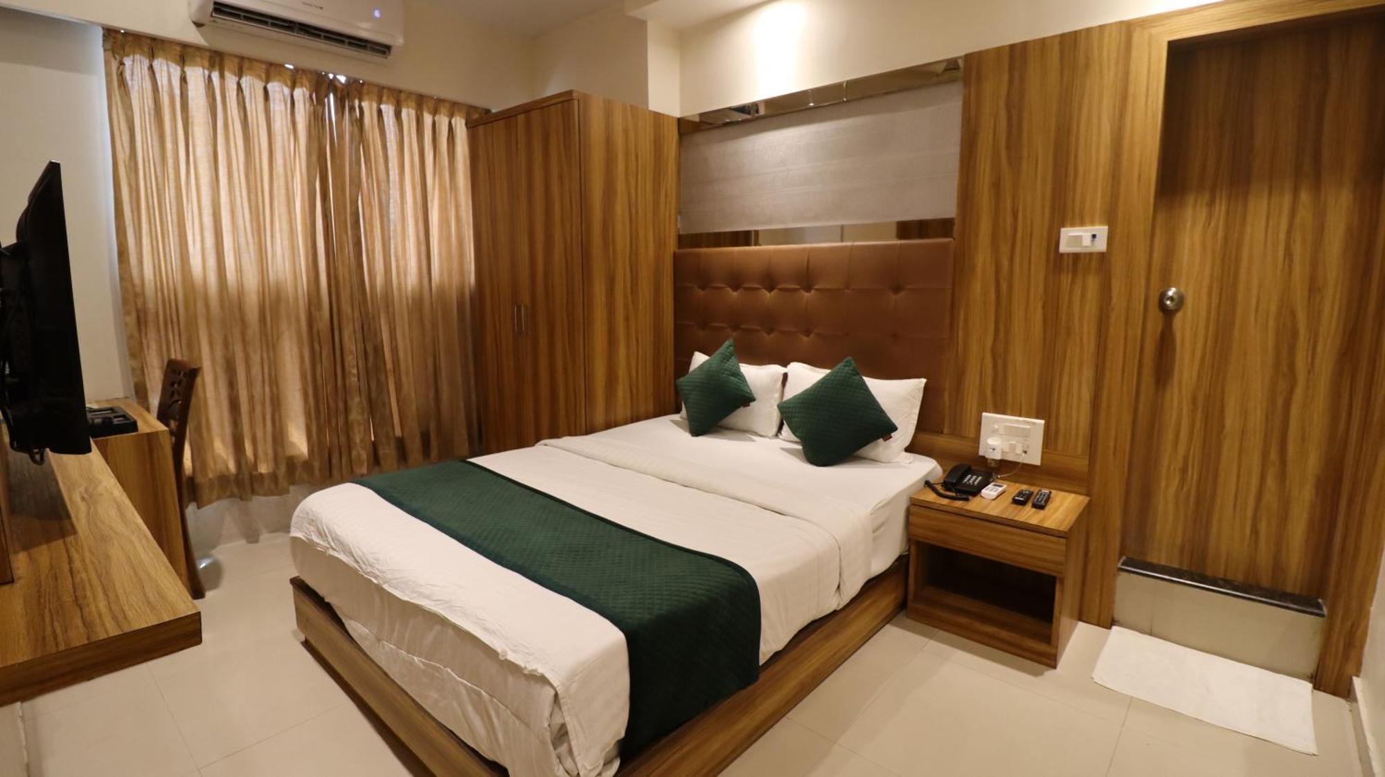 Hotel Bkc Garden - Near Us Embassy Bkc מומביי מראה חיצוני תמונה