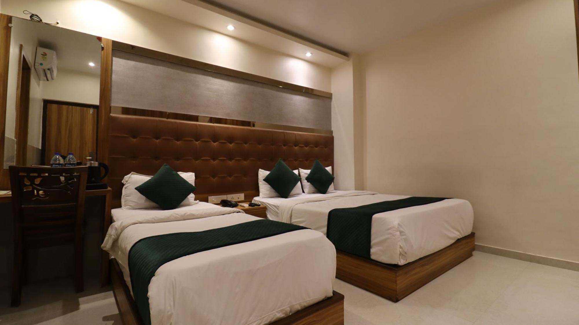 Hotel Bkc Garden - Near Us Embassy Bkc מומביי מראה חיצוני תמונה