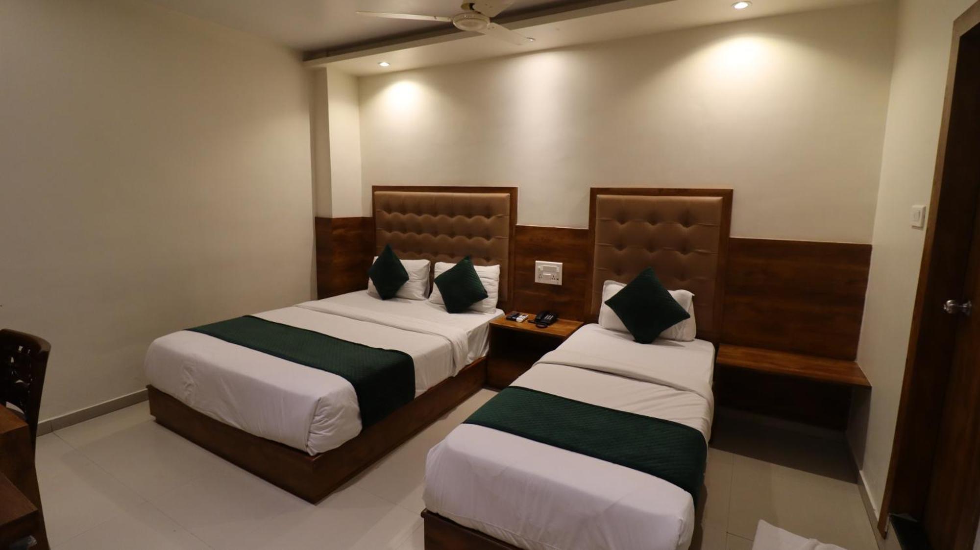 Hotel Bkc Garden - Near Us Embassy Bkc מומביי מראה חיצוני תמונה