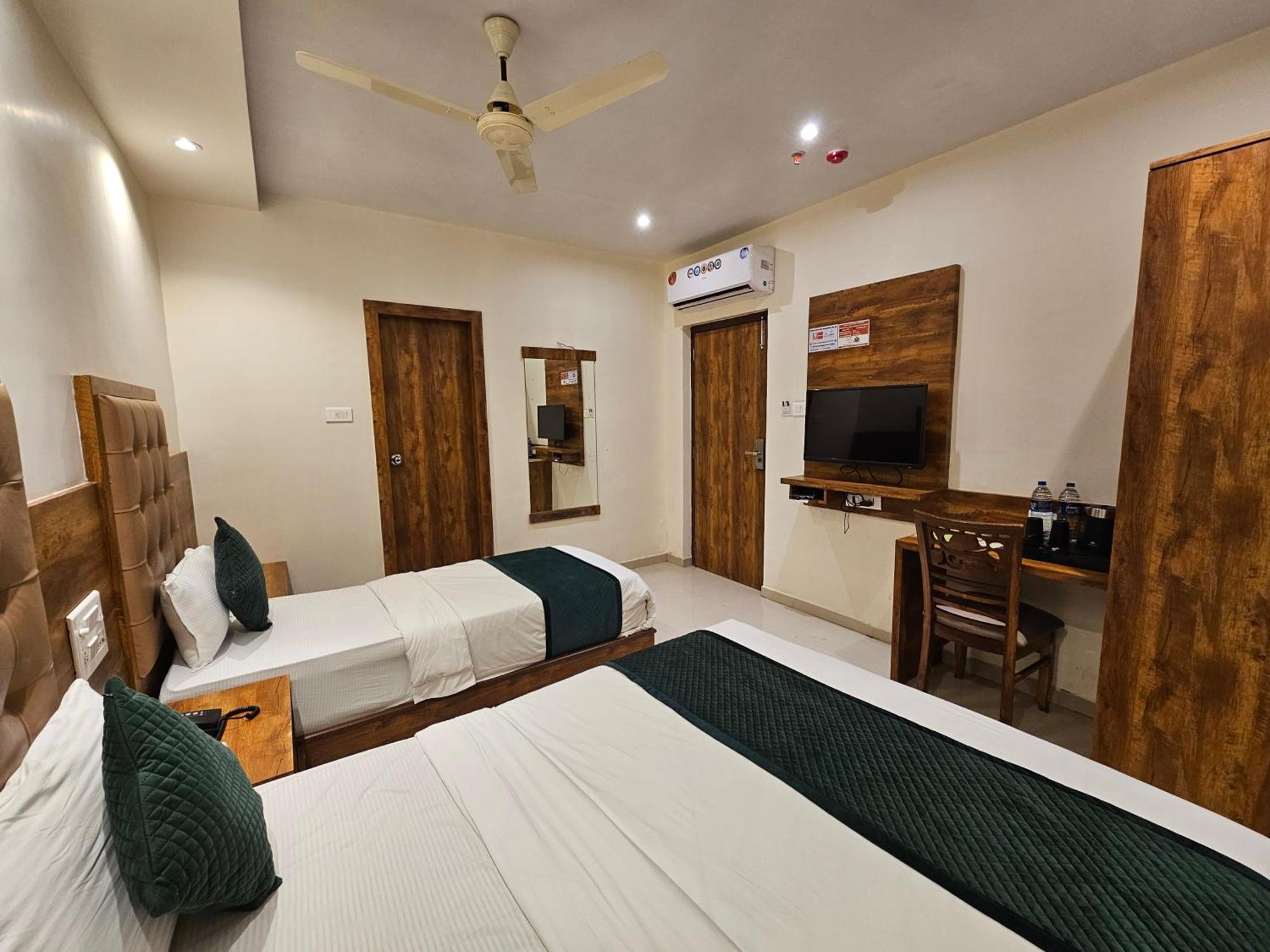 Hotel Bkc Garden - Near Us Embassy Bkc מומביי מראה חיצוני תמונה