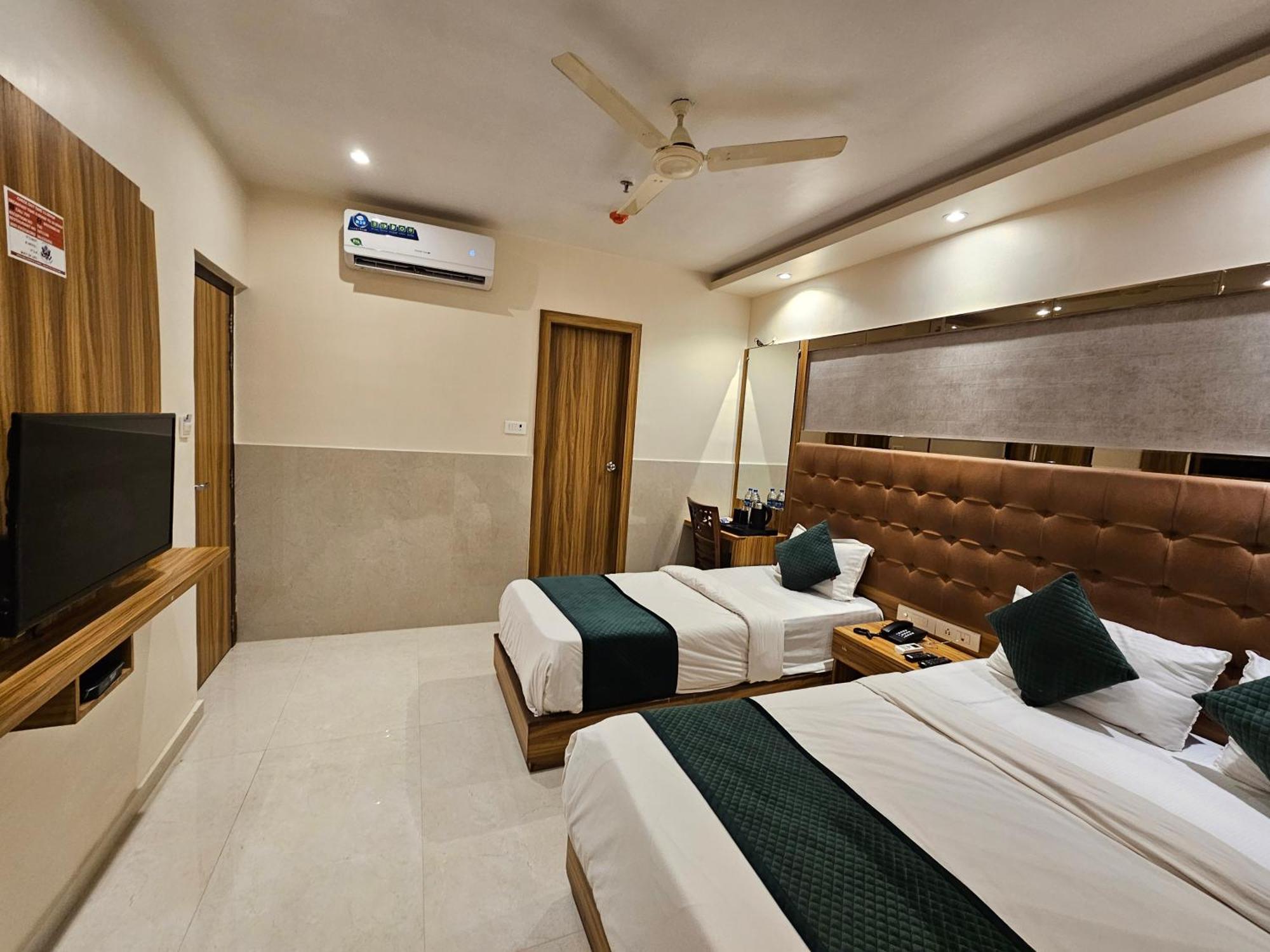 Hotel Bkc Garden - Near Us Embassy Bkc מומביי מראה חיצוני תמונה